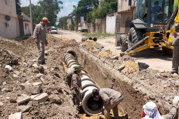 Para continuar pavimentado Ex Vía: construyen un ducto de desagüe de casi 200 metros