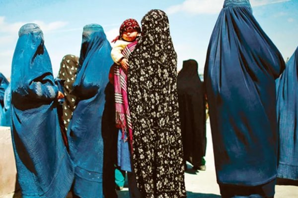 El Talibán prohibió métodos anticonceptivos en Afganistán por una supuesta “conspiración de occidente”