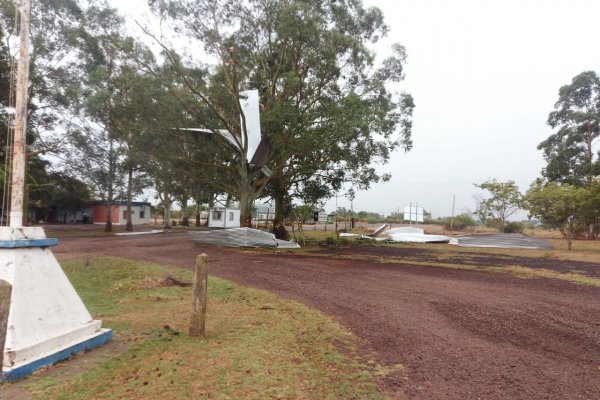 El aeropuerto de Paso de los Libres quedó sin techo tras el temporal