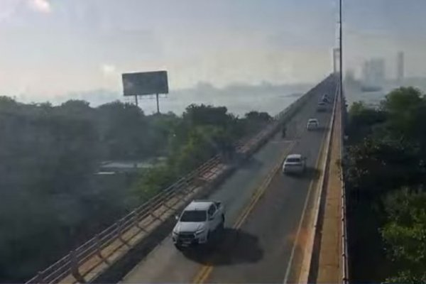 La ciudad de Corrientes amaneció cubierta de humo