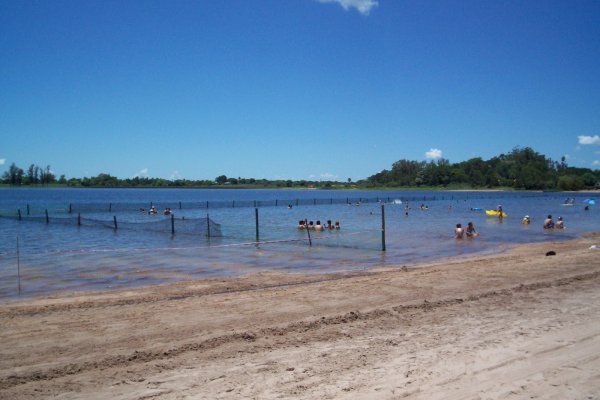 Corrientes: un hombre murió al ingresar a la laguna para destrabar su línea de pesca
