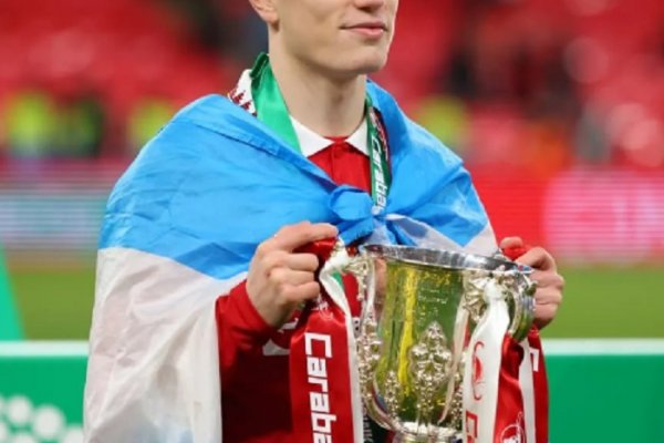 Alejandro Garnacho y un guiño a la Selección Argentina en los festejos de Manchester United