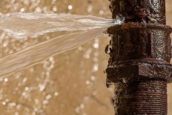 Recorren escuelas concientizando sobre el uso racional y responsable del agua