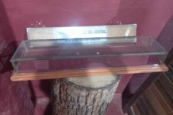 Goya: dos días después de inaugurar el 911 robaron una réplica del sable de San Martín