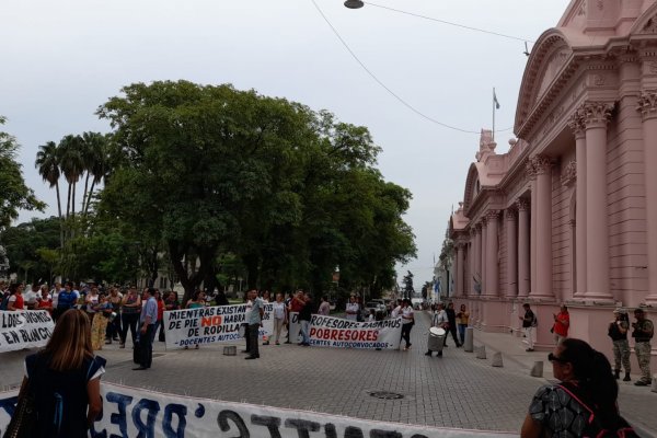 Corrientes: comenzaron las protestas docentes que se extenderán con paros hasta este viernes