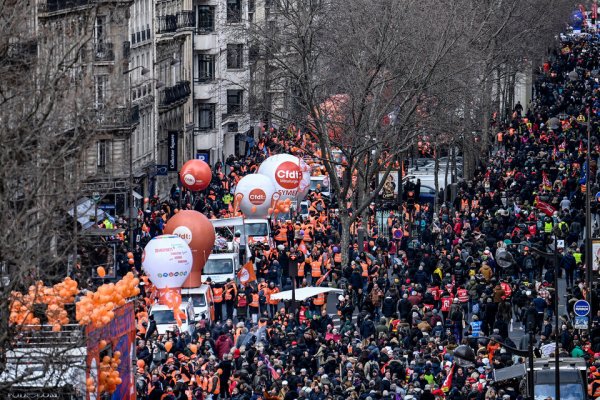 Francia vivió su mayor protesta contra la reforma previsional de Macron