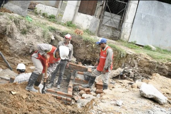 Avanza la construcción de un importante desagüe en el barrio Arazaty