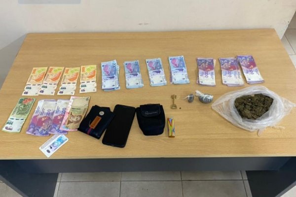 Demoraron a un joven y secuestraron varias cosas, entre ellas marihuana