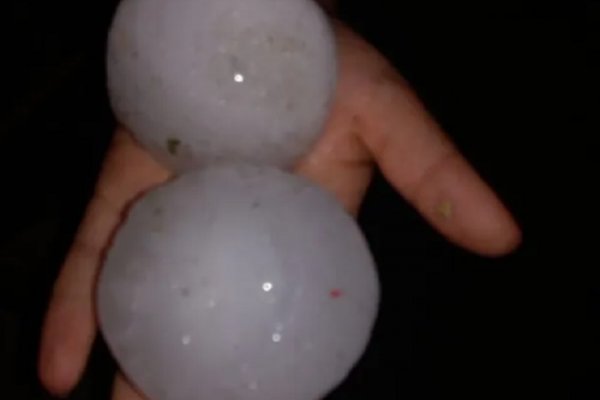 Mendoza: impresionante caída de granizo causó destrozos