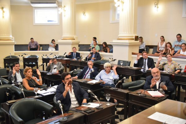 El Senado provincial sin definir autoridades por una feroz interna en la UCR