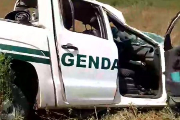 Cuatro gendarmes heridos tras un vuelco en el interior de Corrientes