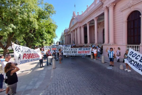 El pueblo quiso saber de qué se trata y salió a la calle