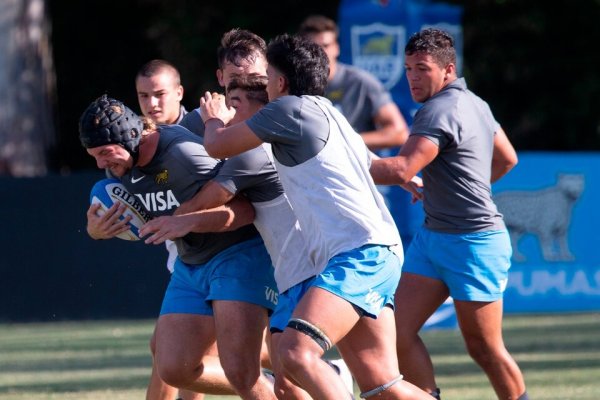 Los Pumas comenzaron una mini concentración en París