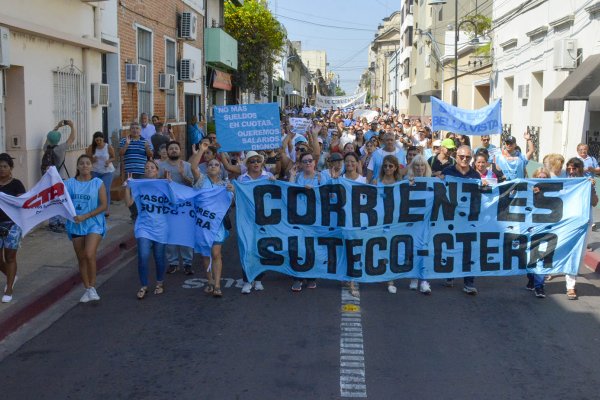 Docentes correntinos nuevamente salen a la calle y van a otro paro