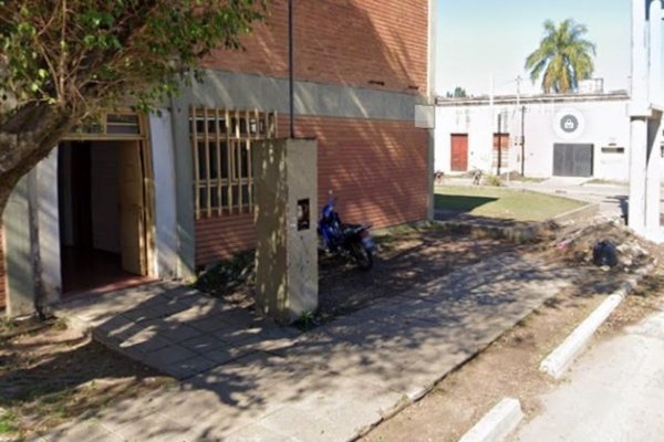 Roban por segunda vez un caño de agua de un colegio secundario