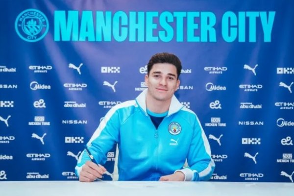 Julián Álvarez renovó su contrato con el Manchester City
