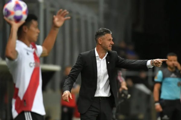 River va por la punta del campeonato frente a Sarmiento