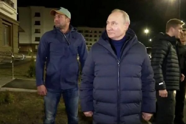 Vladimir Putin visitó Mariupol en su primer viaje a la Ucrania ocupada en la guerra
