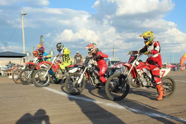 El Motociclismo Velopista se presentó en el kartódromo Fernández Affur