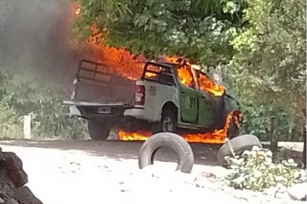 Se prendió fuego un patrullero de la Policía de Corrientes