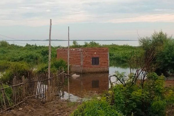 Creciente del Paraná en la ciudad de Corrientes: reclaman a la municipalidad un plan de contingencia