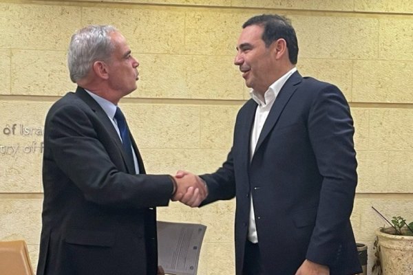 Valdés se reunió con funcionarios de Relaciones Exteriores