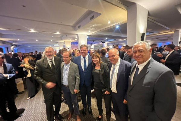 Cassani con ex presidentes de Iberoamérica que conformaron el Grupo Libertad