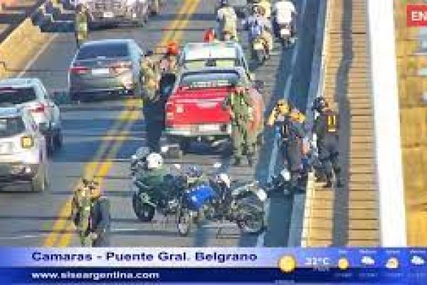 Demoras en el puente General Belgrano por un siniestro vial