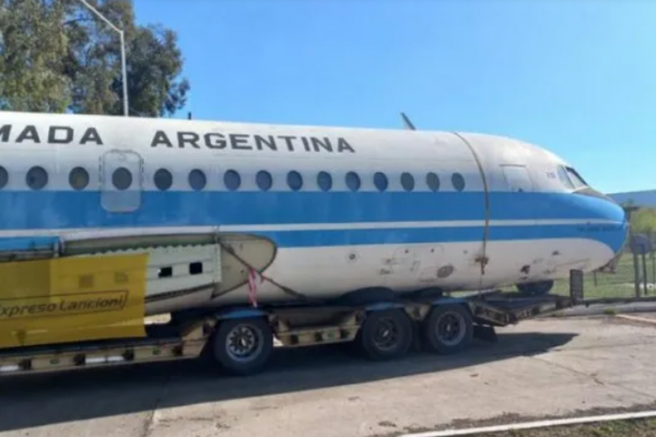 Rescataron avión histórico de la Guerra de las Malvinas