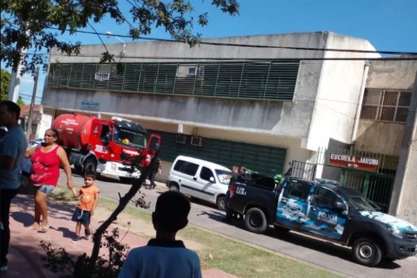 La Escuela N°293 del barrio Pujol tuvo un principio de incendio y generó pánico  en alumnos y docentes