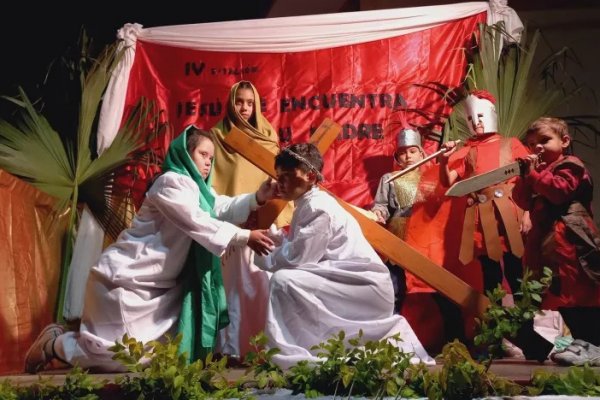 Itatí da inicio a la Semana Santa con un vía crucis hasta la Basílica