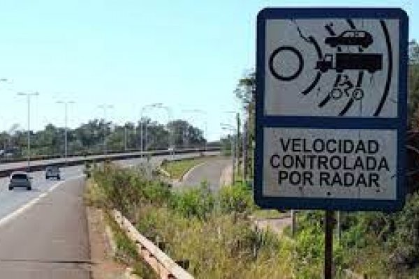 Quejas por radares de vigilancia sobre Ruta Nacional 12 en cercanías a Corrientes Capital