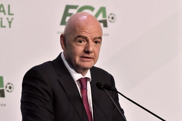 Infantino está en Paraguay y crecen las chances de Argentina para el Mundial Sub 20