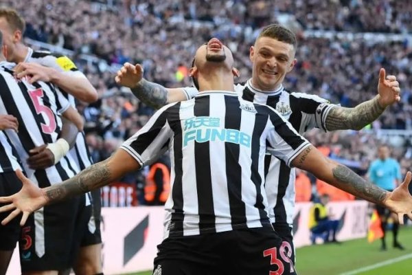 Newcastle United venció al Manchester United de Lisandro Martínez