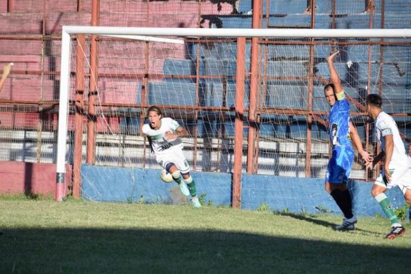 Mandiyú triunfó y quedó a un punto de la punta