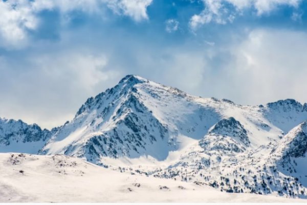 Dos montañistas quedaron atrapados en una tormenta de nieve y murieron de hipotermia en los Pirineos