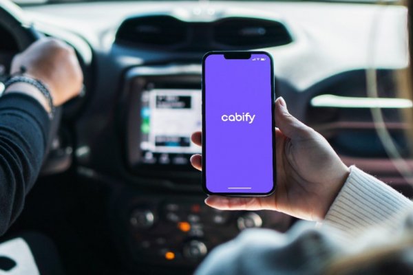 Convocan a choferes para Cabify