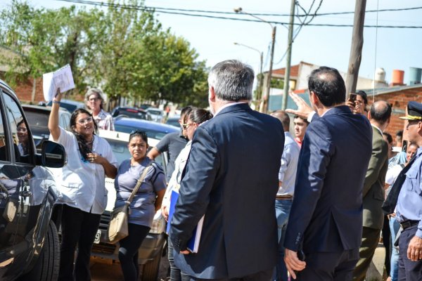 La protesta docente provincial llega al gobernador: marchas en Paso de los Libres donde el mandatario tiene agenda oficial y política