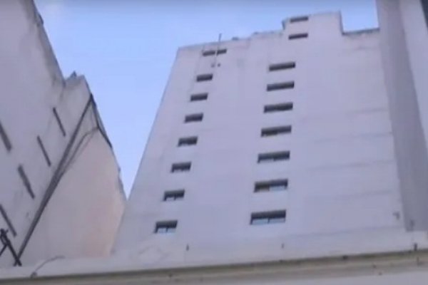 Una mujer murió tras caer de un piso 12 en pleno centro porteño