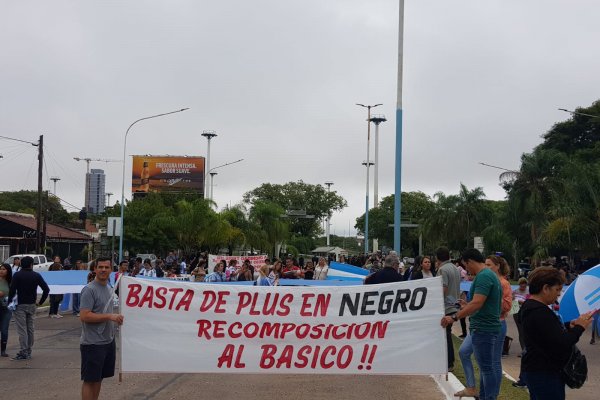 Corrientes: apurado por la protesta docente el gobernador anunció aumento salarial y hoy recibe a los maestros