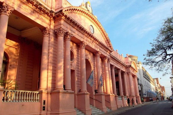 Un periodista cubría una conferencia en Casa de Gobierno y le robaron la cámara fotográfica