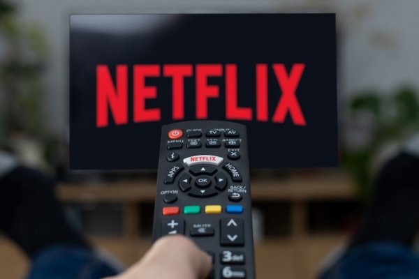 Netflix vuelve a retrasar sus nuevas políticas para compartir contraseñas