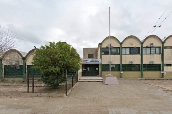 No hay clases en la Escuela Bernardino Rivadavia por la muerte de un menor