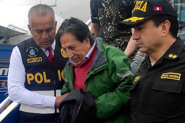 De regreso a Perú, Alejandro Toledo fue trasladado a prisión