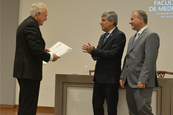 La Medicina ha festeggiato i suoi 70 anni conferendo il primo titolo “Honoris Causa” al Dott. Hugo Luis Pizzi