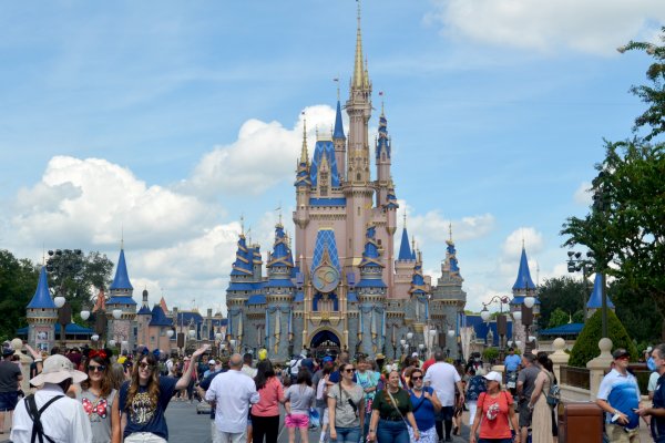 Disney demandó al gobernador y lo acusó de llevar adelante una “venganza”