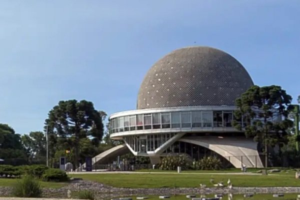 Con proyecciones 360°, el planetario Galileo Galilei llegó Corrientes