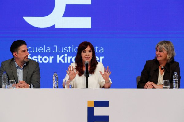 Cristina Kirchner pidió revisar el acuerdo con el FMI, lo vinculó a la tensión cambiaria