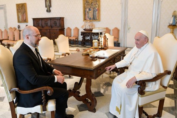 Francisco visita Hungría en nombre de la paz y del futuro de Europa