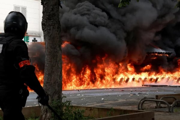 Francia: Siguen las protestas por la reforma previsional y hubo incidentes en las calles de París